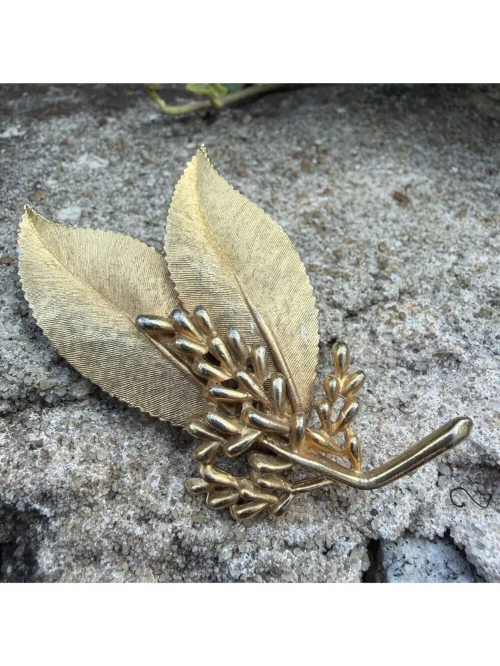 BSK Gold Tone Leaf Wheat Brooch Pin Textured Fall Botanical Mid Century 50s VTG